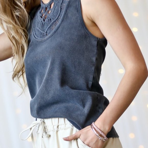 Crochet halter ribbed texture tank - Picture 6 of 6